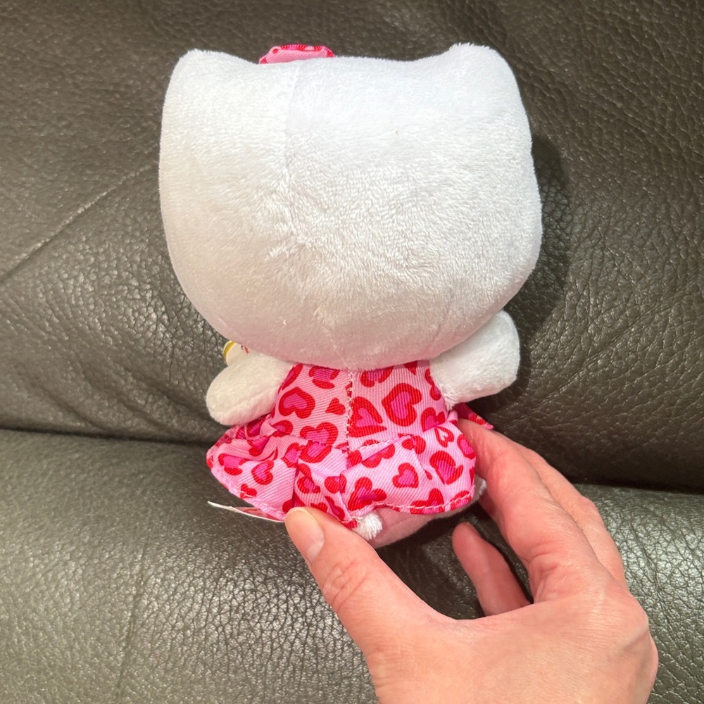 Hello kitty ty beanie baby kitty in heart leopard dress holding heart - Picture 3 of 6
